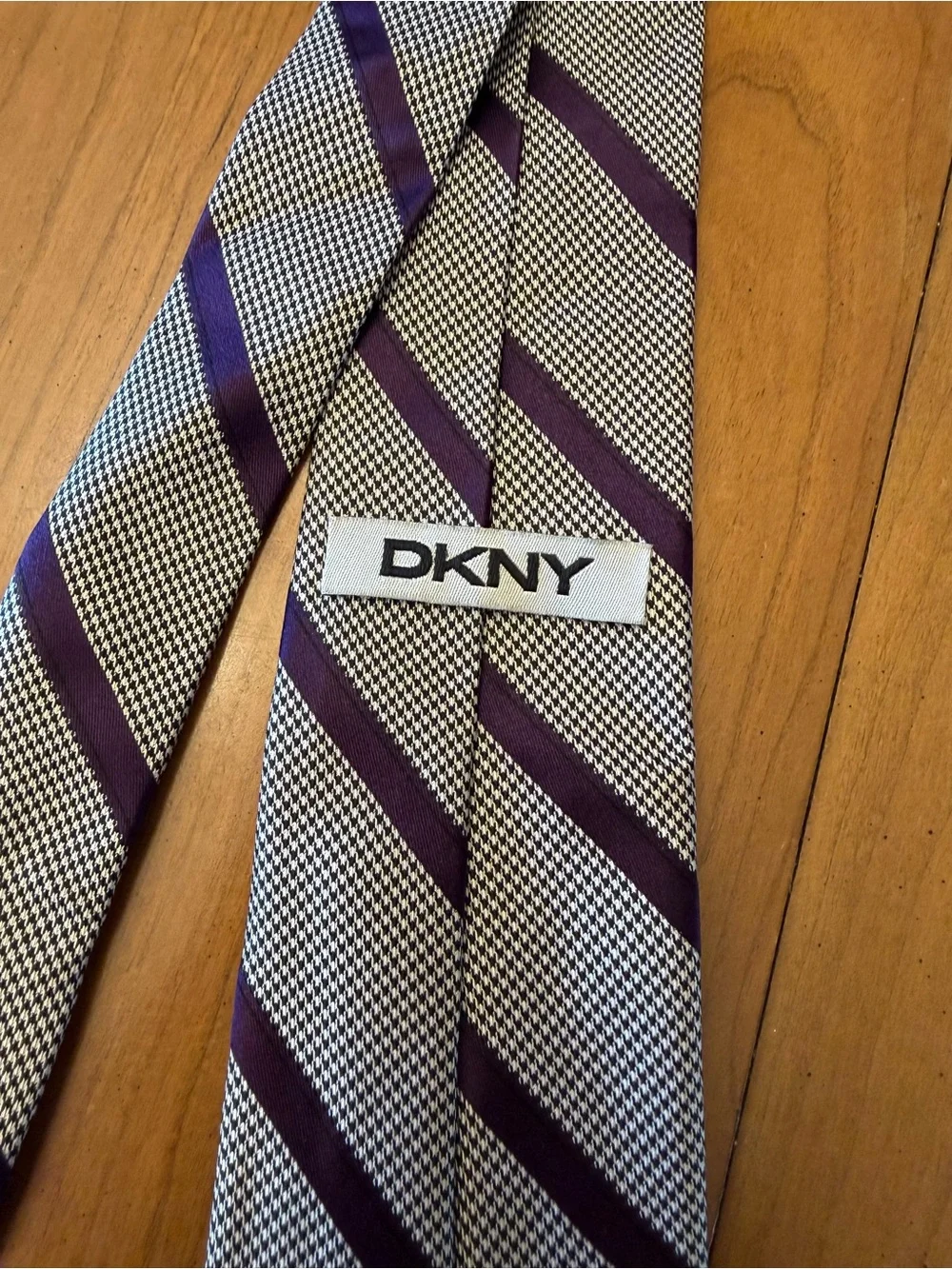 DKNY 100% Silk Plum Houndstooth Tie | Business Casual Academia Corporate Dapper